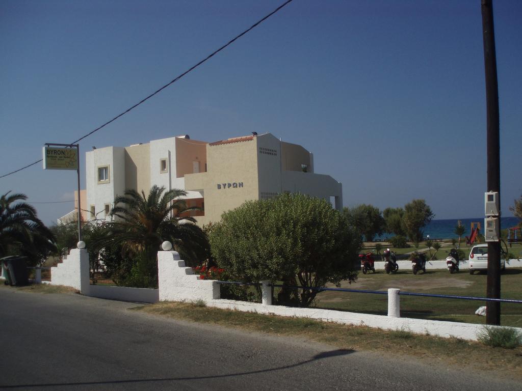Byron Apartments Τιγκάκι Εξωτερικό φωτογραφία