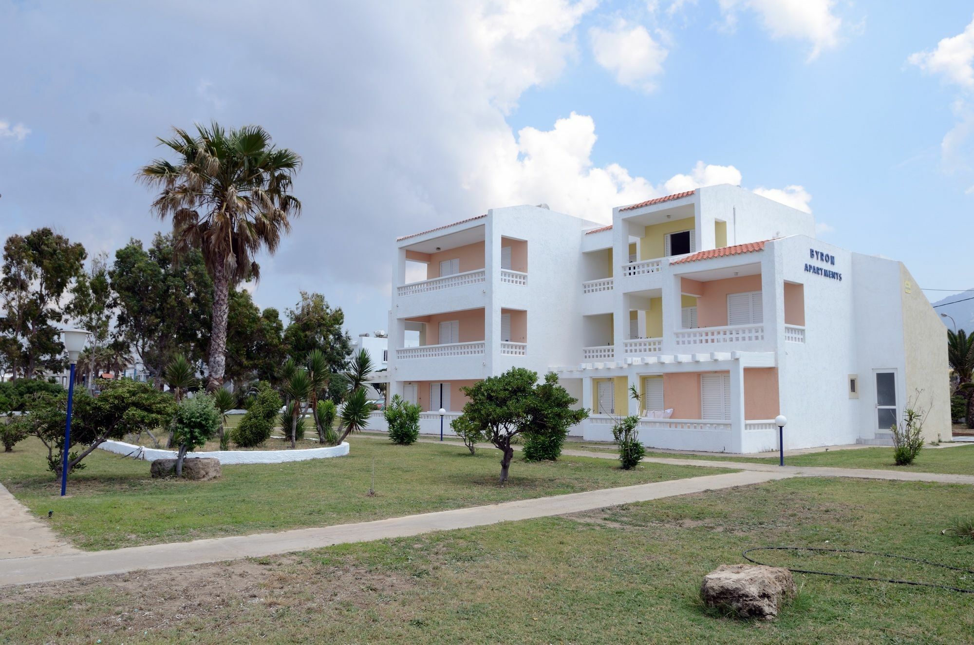Byron Apartments Τιγκάκι Εξωτερικό φωτογραφία